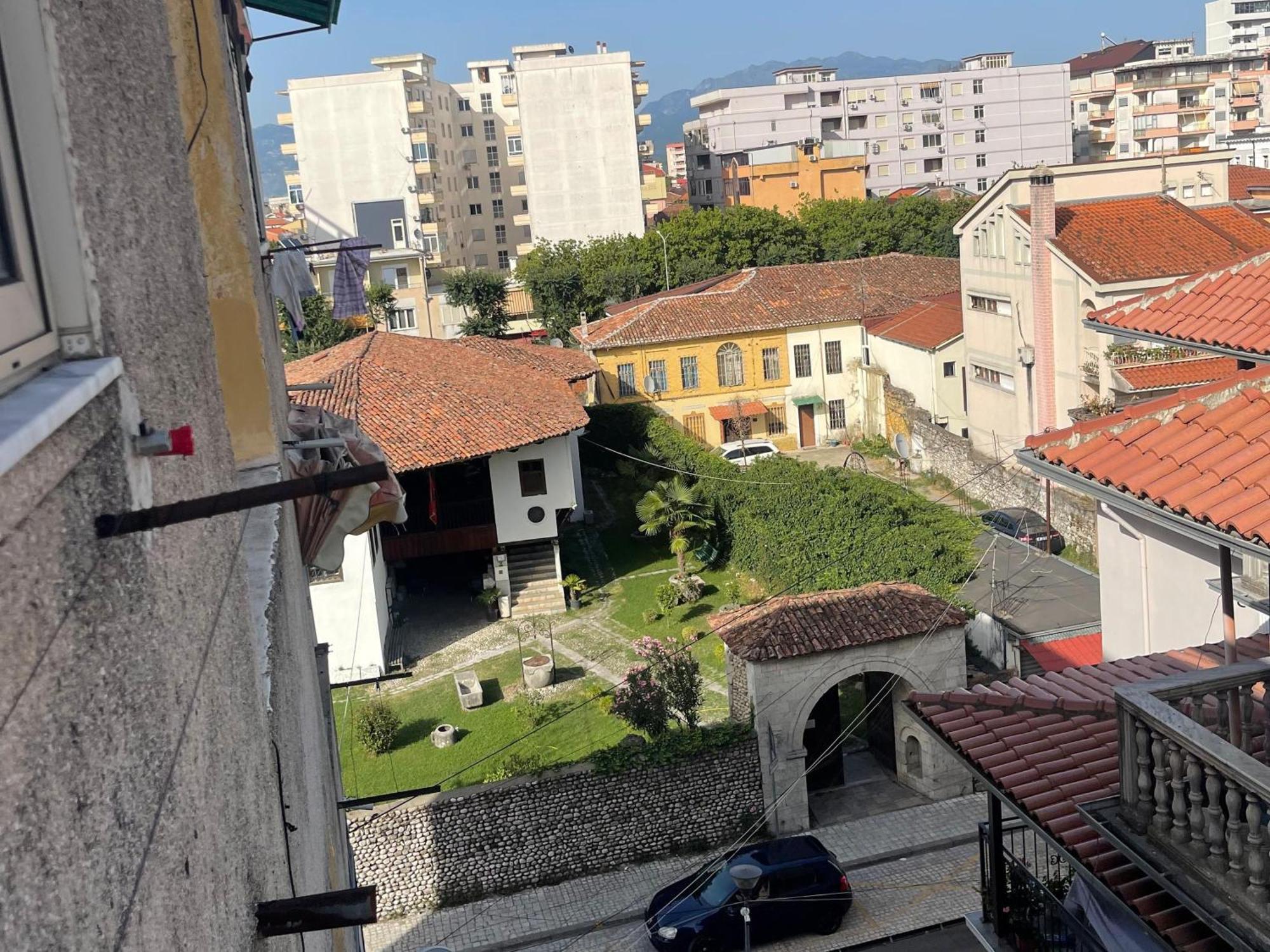 Erli Apartment Shkoder Exterior photo